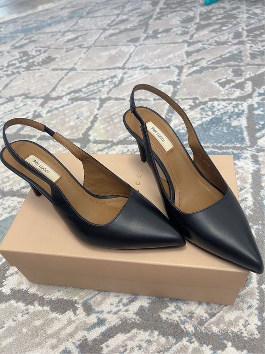 Продам кожанные босоножки