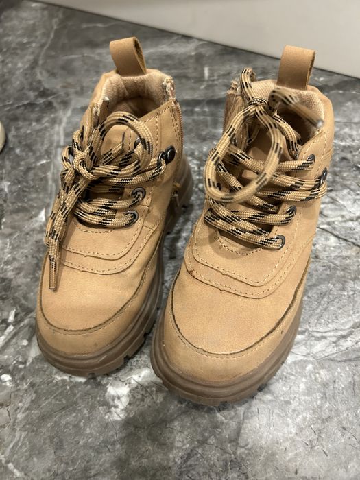 Детские ботинки