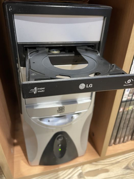 Компютър настолен + монитор