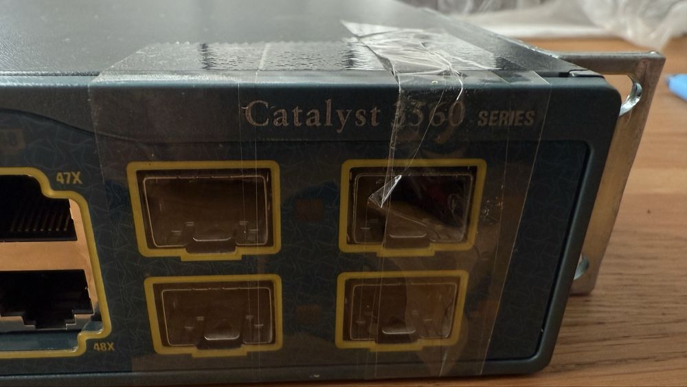 Switch Cisco WS-C3560-48TS-S