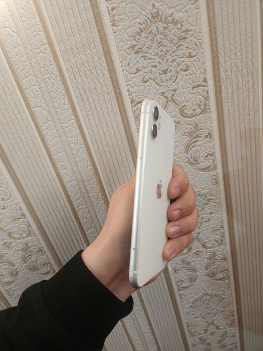 Iphone 11 sotiladi 1.5 oy garantiya