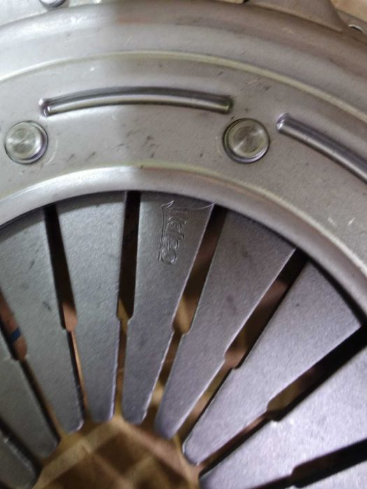 ЧИСТО НОВ Съединител Valeo 701497 за Peugeot/Citroen 1.6 HDi / 2.0 HDi
