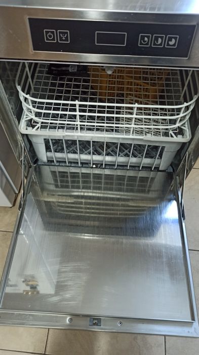 Mașina de spălat pahare și vase profesionala mica