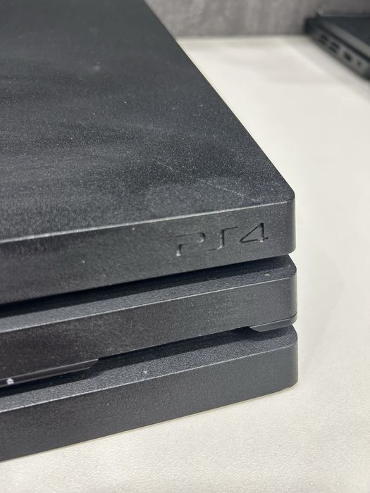 PS4 PRO,ПС4 Про в отличном состоянии