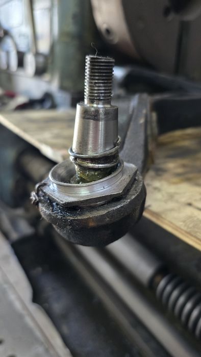 Продам рычаги тоурег 2008г