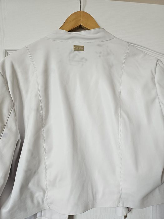 Ново яке Marciano Guess