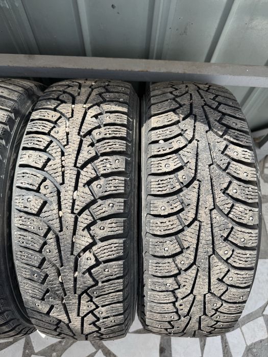 Продам зимние шины Nokian