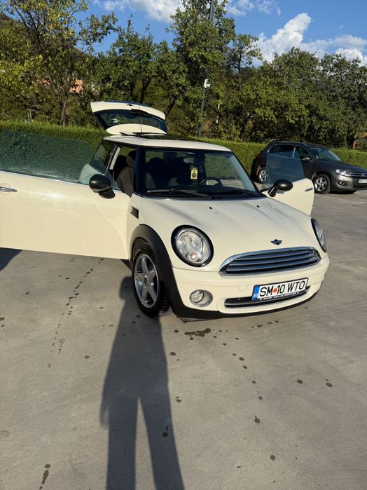 Masina Mini Cooper