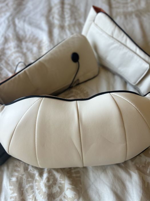 Шиацу масажор за врат с функция за топлина