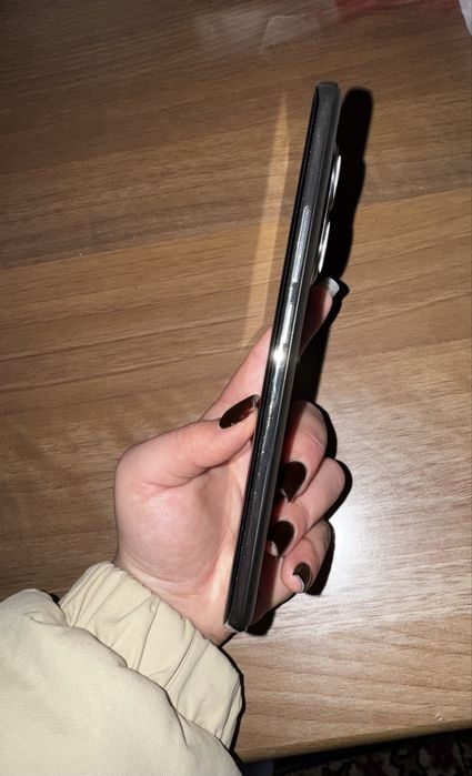 Продается телефон Poco x7