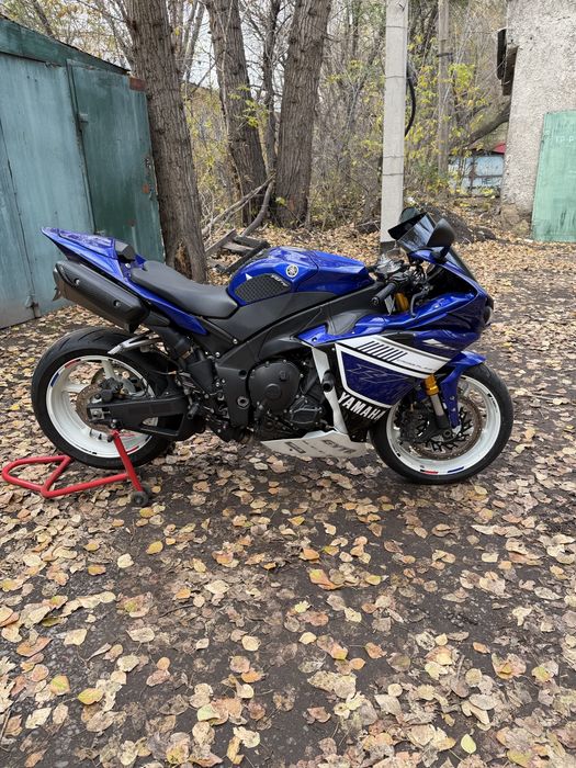 Yamaha R1 спортивный мотоцикл