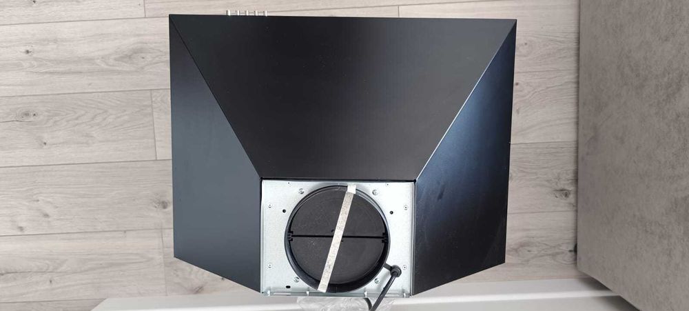 Вытяжка Hausberg DCH-1560 черный