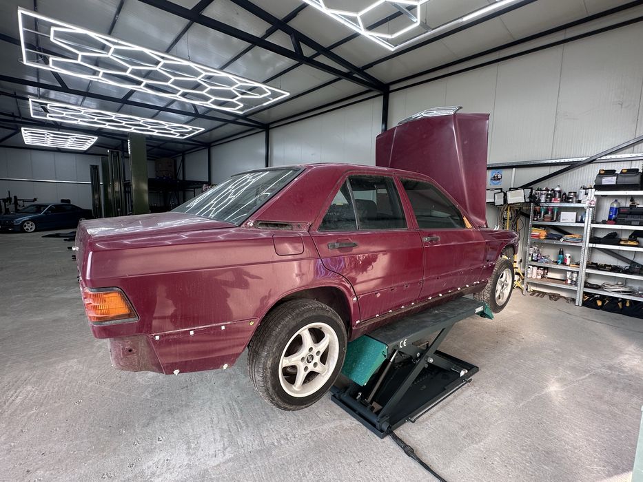 Vând proiet mercedes 190E  w201
