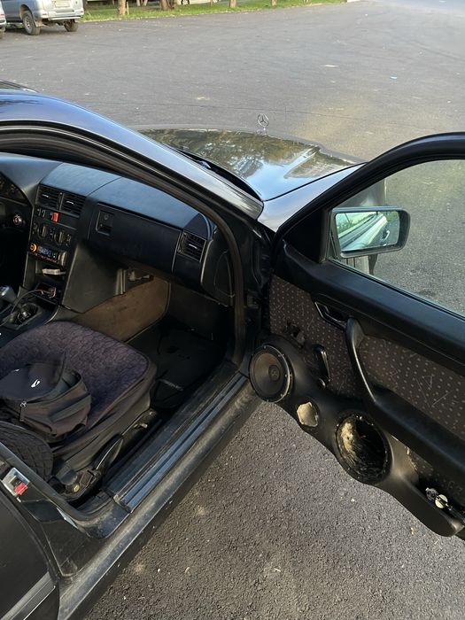 Продам мерс c180 обьем 2.3