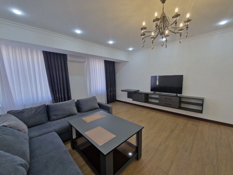 Сдаётся 2х комнатная квартира в центре города