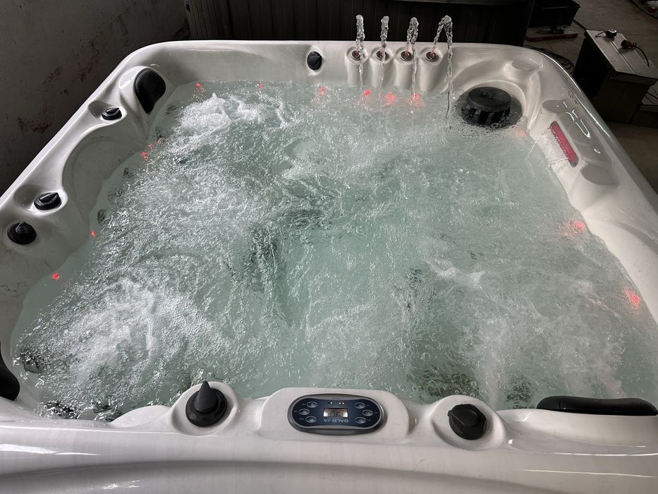 Джакузи градинско 5 места ,  86 джета покривало 2 метра