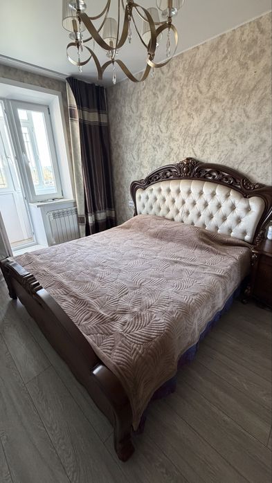 Продаи спальный гарнитур