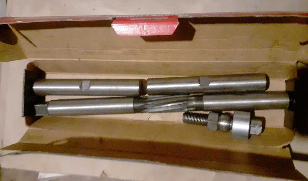 Продам набор для ремонта шкворней Газель