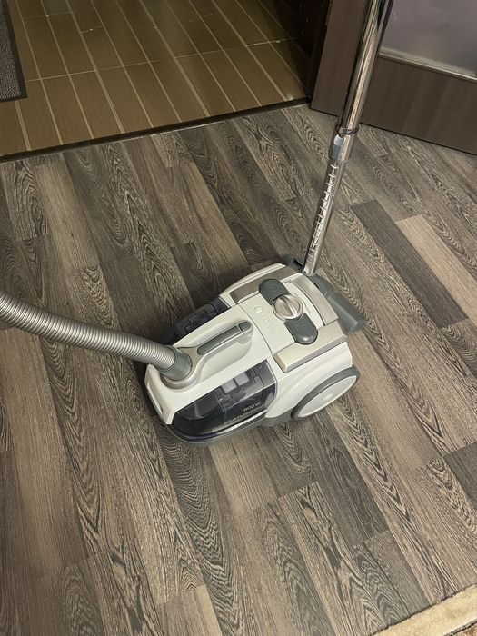 Пылесос Vitek VT-1833