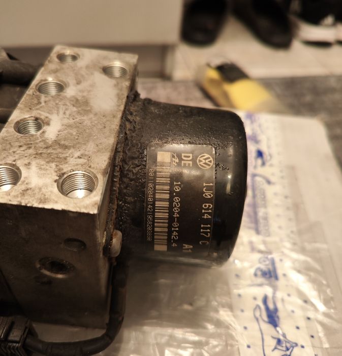 Abs модул голф 4 - 2бр + помпа