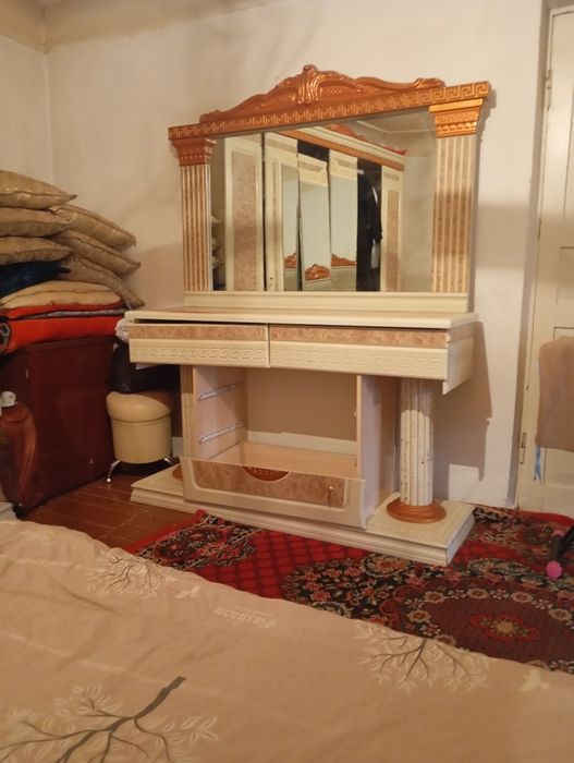 Спальный гарнитур