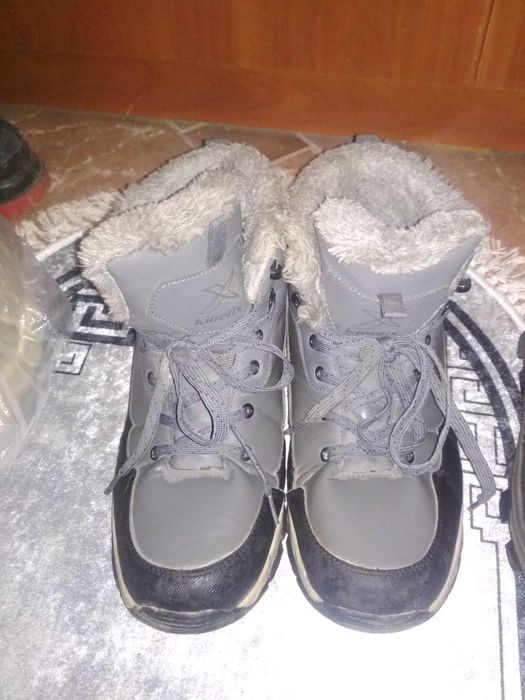 Кроссовки утепленные