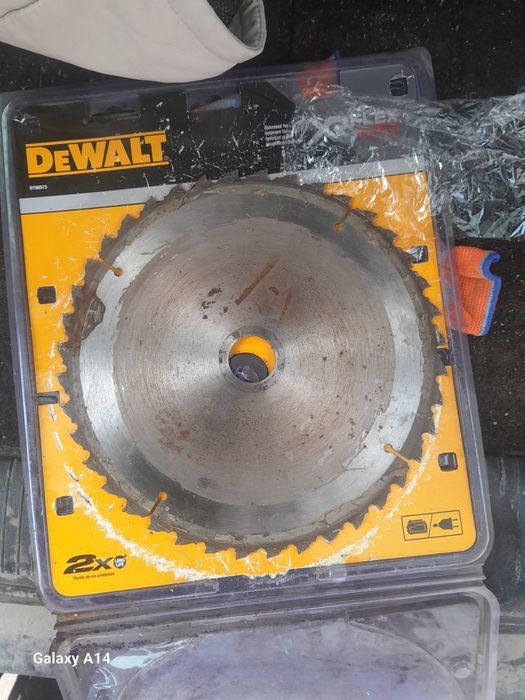 Пильный диск де вольт 250