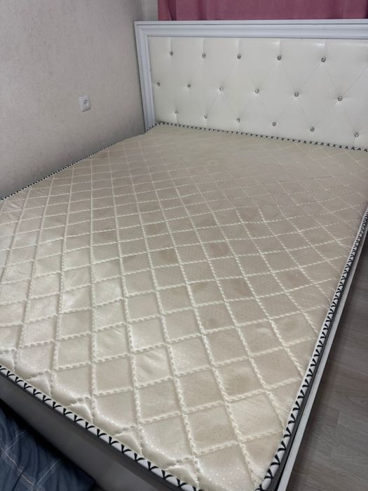 Матрас б/у 160/200