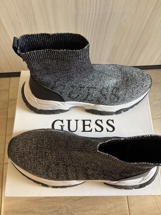 Оригинални обувки “Guess”