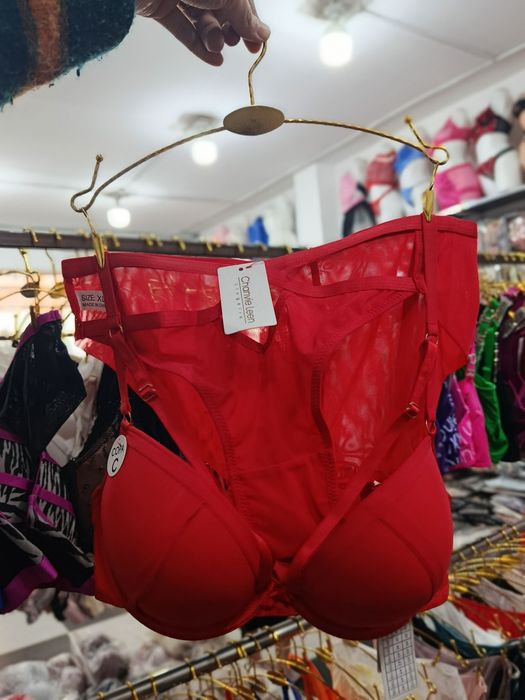 Komplekt ichki kiyimlar