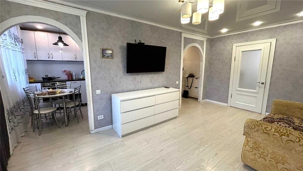 2х ком. по ул. ЯЗЕВА 1. на 2 эт. удобно для пожилых""