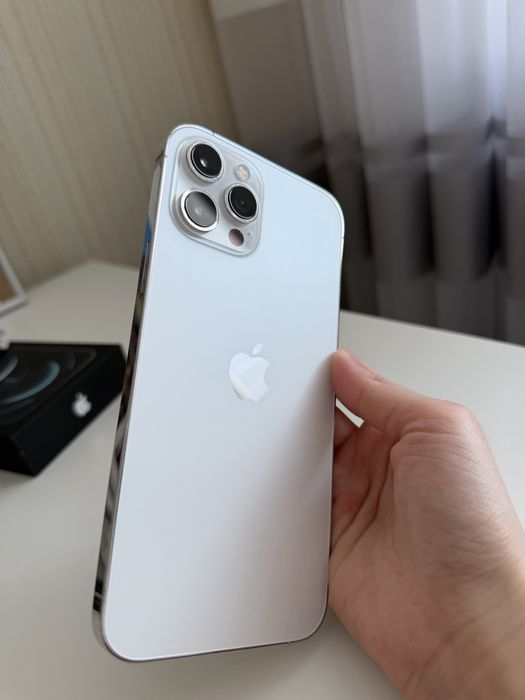 Продам IPhone 12 Pro Max 256 gb