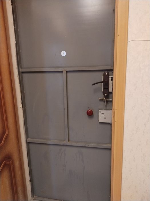 Есік сатылады. 15 мың