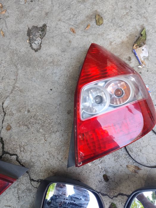 Огледала и десен сто п за honda jazz от 2000 година и нагоре