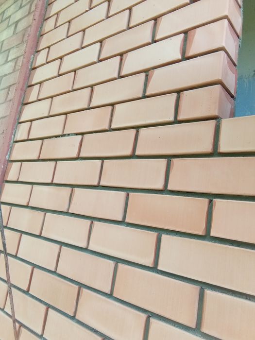 Кладка кирпича балконов балконга гишт терамиз