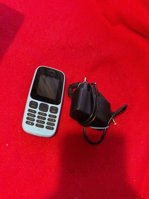 Super pret. Telefon Nokia cu încărcător