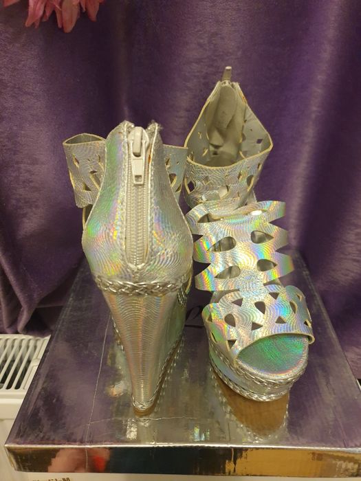 Încălțăminte damă: Sandale și saboți dama