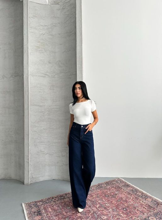 Дамски дънки с висока талия и широк крачол