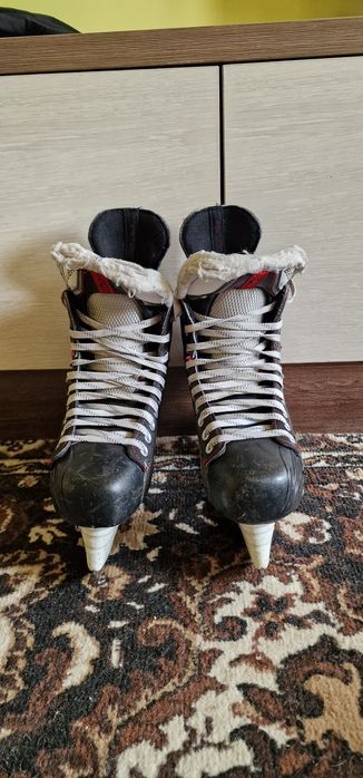 Коньки хоккейные