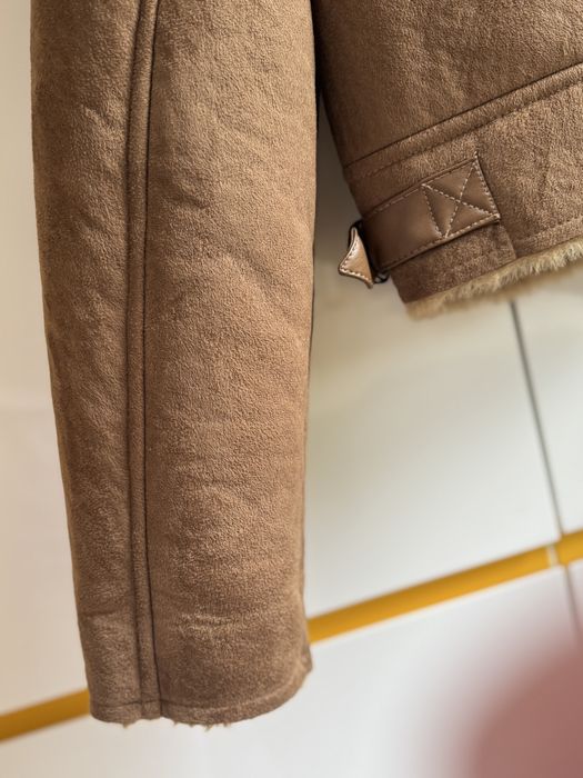 Geaca Stradivarius calduroasa cu blana