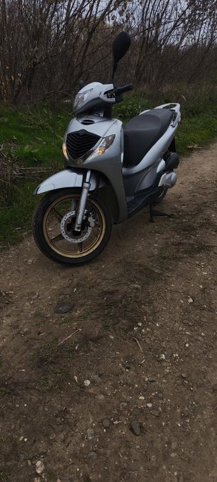 Vând Honda Sh 125i