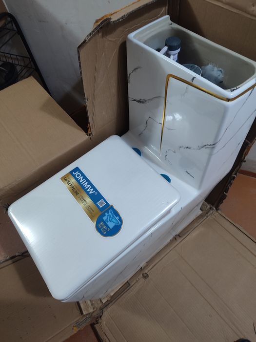 Унитаз ЛЮКС новый в упаковке