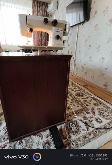 Швейная машина Чайка 142м