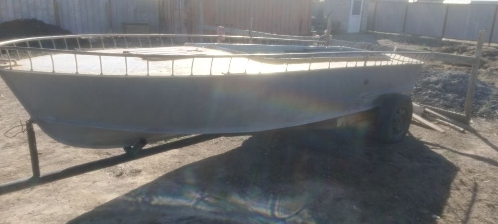 Продам лодку Прогресс 2м