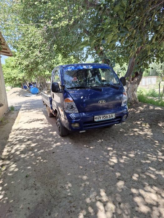 Kia bongo 2011 holati zoʻr 1200kg ishga tayor balonlari  yangi