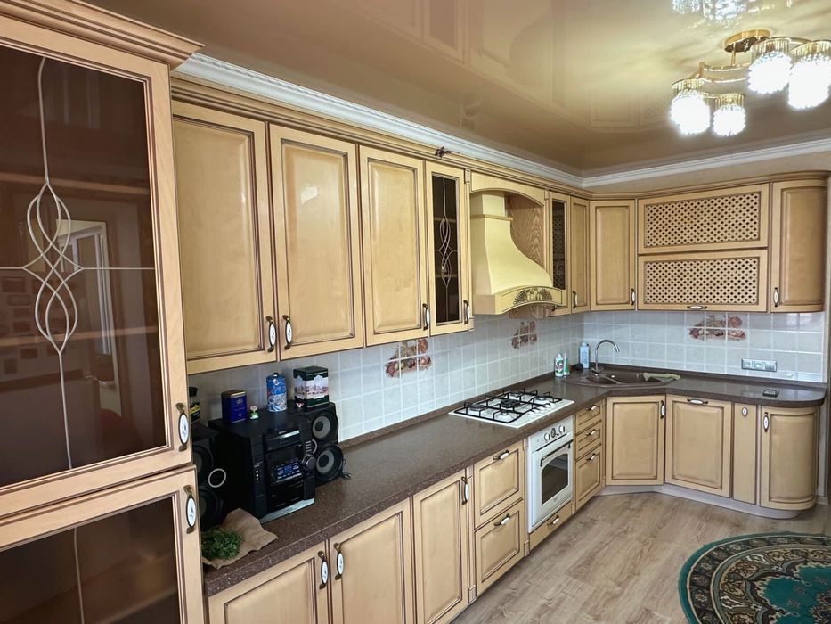 Продам 4 комнатную квартиру