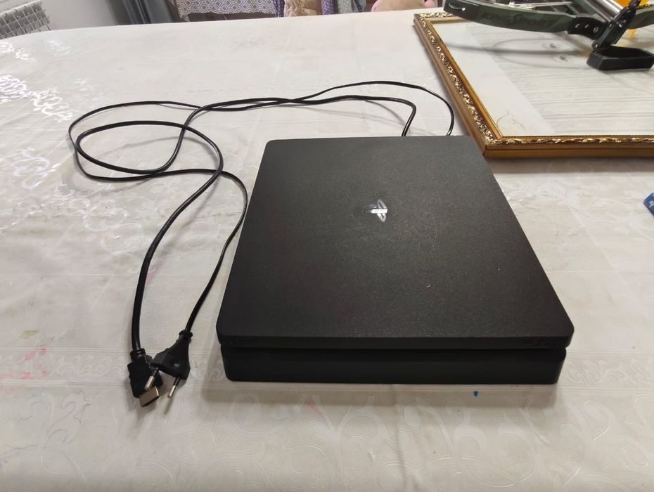 Продам PlayStation4