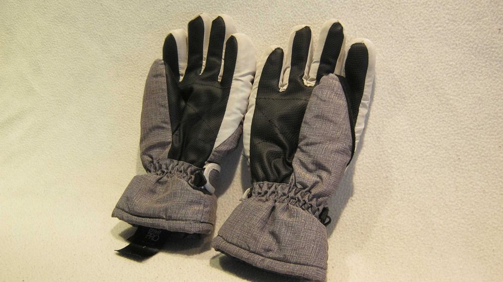 Manusi schi/ski,zapada,frig.NR.7 copii.cca 10-12 ani