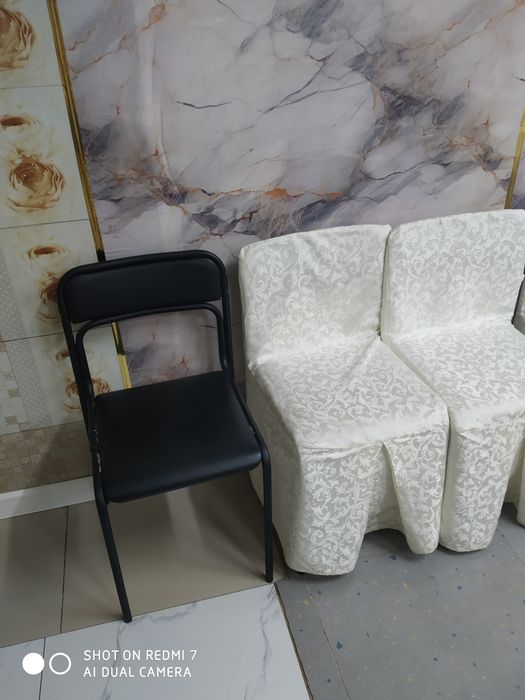 Продам Стулья 150 штук бу
