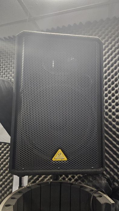 Set boxe pasive, monitoare scenă, mixer Behringer și amplificator